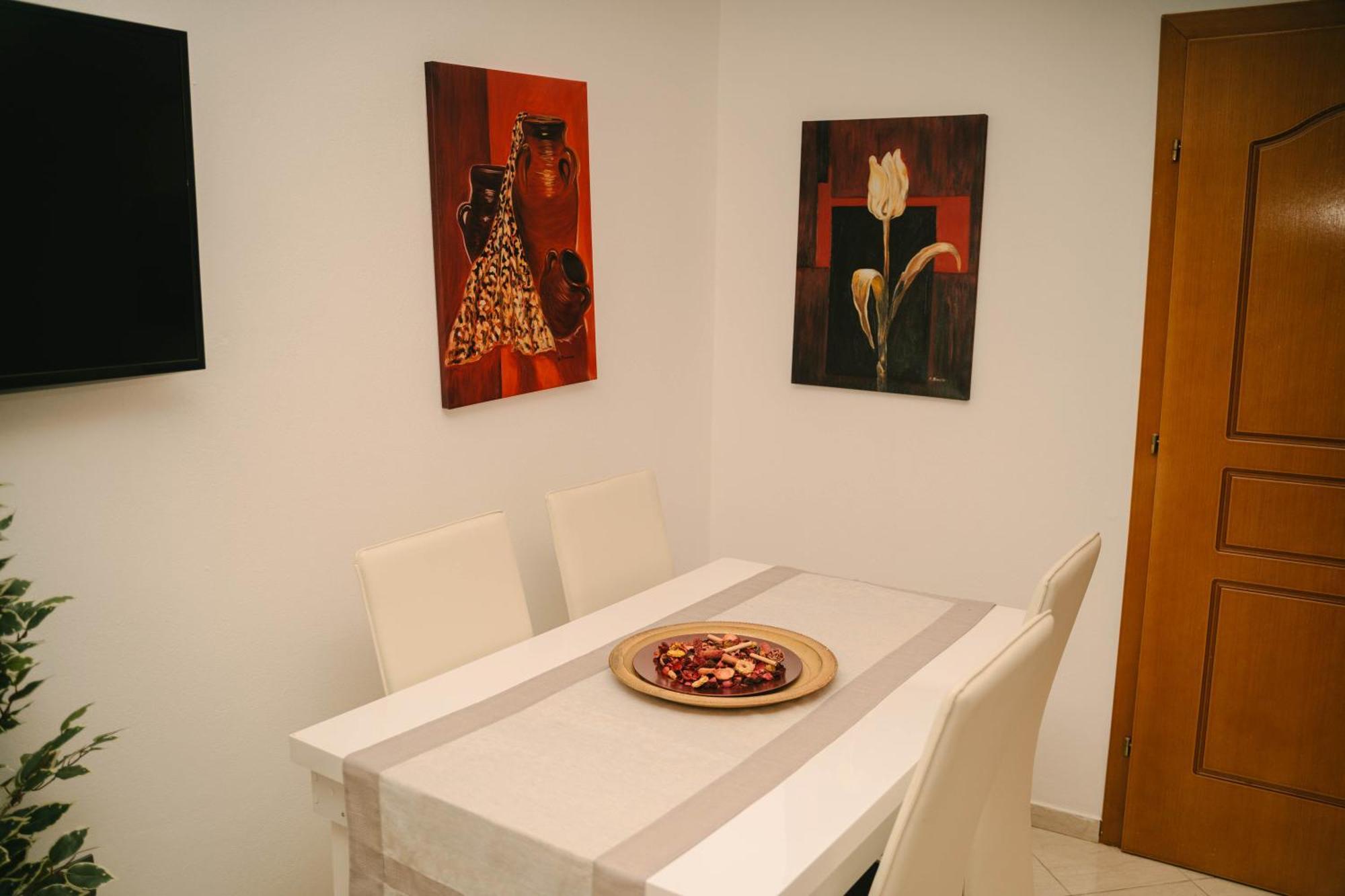 טיראנה Peaceful Villa In New Bazaar מראה חיצוני תמונה